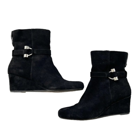 Bandolino Shoes - Bandolino Suede Wedge Booties in Black with Silver Hardware. Size 7